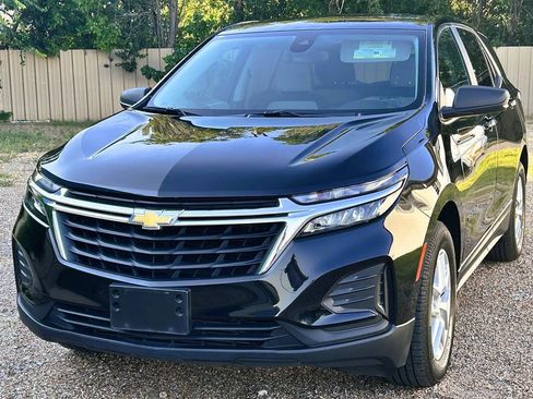 Used 2022 Chevrolet Equinox LS w/ LS Convenience Package FWD image 1