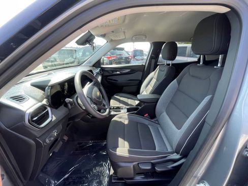 Used 2025 Chevrolet TrailBlazer LT FWD image 28