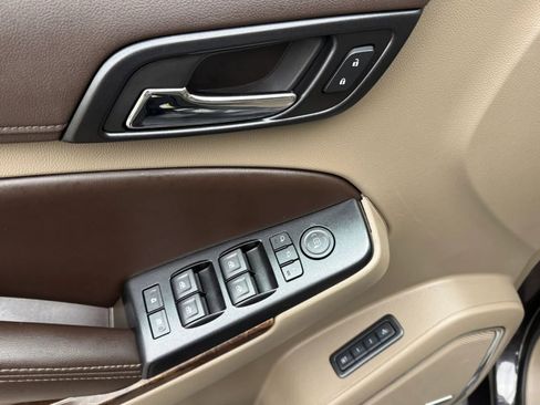 Used 2015 Chevrolet Suburban LT w/ Luxury Package image 15