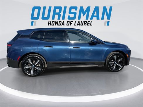 Used 2024 BMW iX xDrive50 w/ Convenience Package image 9