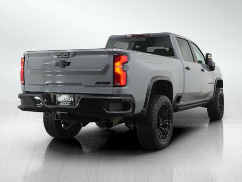 Used 2025 Chevrolet Silverado 2500 ZR2 w/ Technology Package AWD/4WD image 6