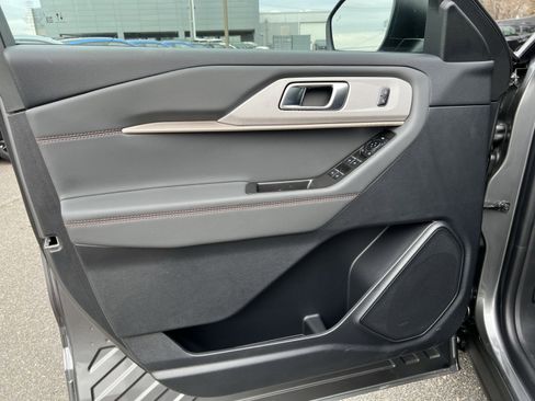 New 2025 Ford Explorer Active w/ Active Comfort Package image 14