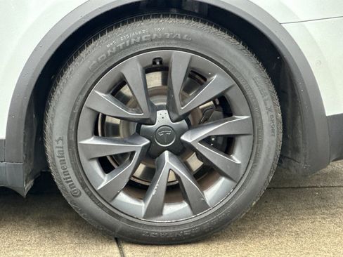 Used 2023 Tesla Model X image 24