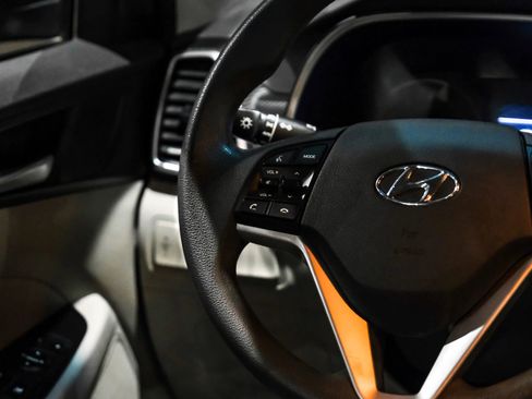 Used 2020 Hyundai Tucson SE image 14