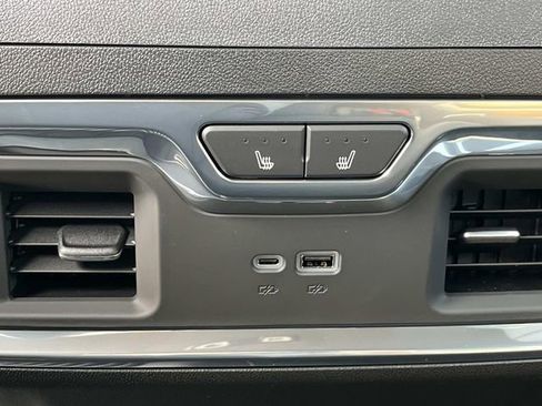 New 2026 Chevrolet Silverado 2500 High Country w/ High Country Premium Package AWD/4WD image 18