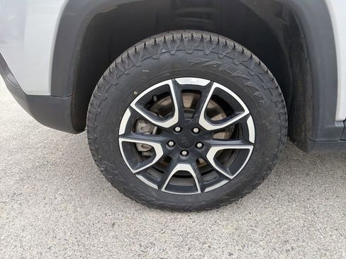 Used 2024 Jeep Compass Trailhawk AWD/4WD image 10