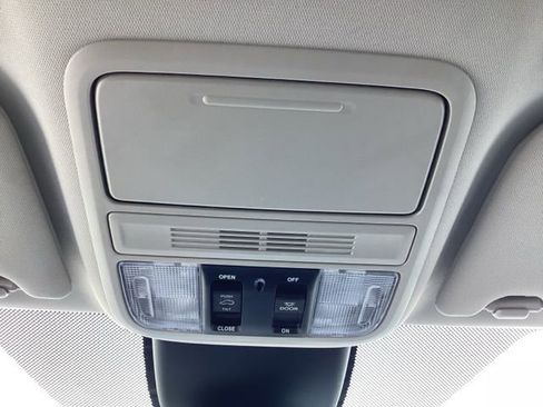 Used 2025 Honda Odyssey EX-L image 36