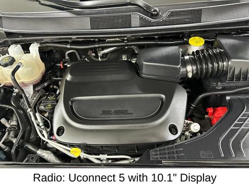Used 2025 Chrysler Pacifica Select FWD image 20