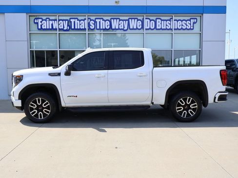 Used 2023 GMC Sierra 1500 AT4 w/ AT4 Preferred Package AWD/4WD image 7