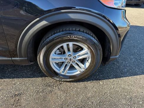 Used 2022 Ford Explorer XLT w/ Equipment Group 202A image 29