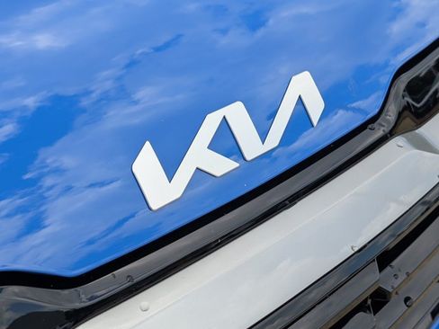 Used 2026 Kia Sportage EX FWD image 13