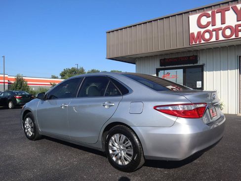 Used 2017 Toyota Camry LE FWD image 13