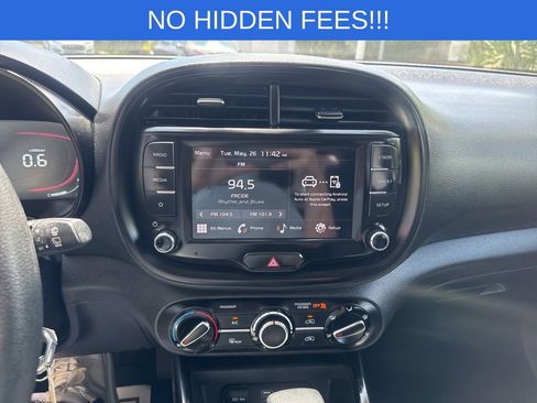 Used 2023 Kia Soul LX w/ LX Technology Package FWD image 18