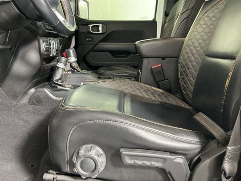 Used 2021 Jeep Wrangler Unlimited Sahara image 19