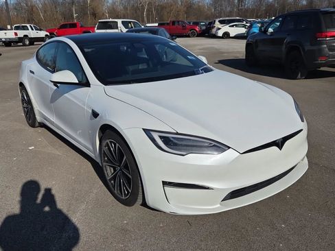 Used 2022 Tesla Model S Standard Range image 2