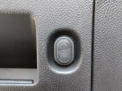 Used 2019 Chevrolet Tahoe LT w/ Luxury Package image 12