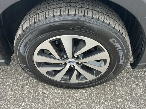 Used 2023 Subaru Outback Premium AWD/4WD image 32