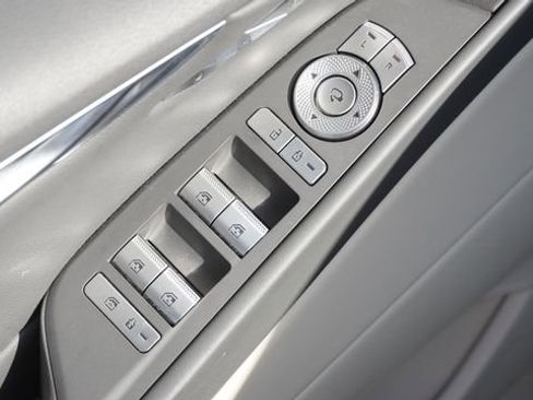 Used 2022 Genesis G80 2.5T image 20