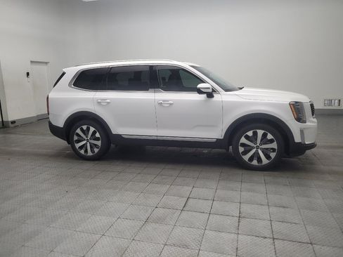 Used 2022 Kia Telluride S FWD image 11