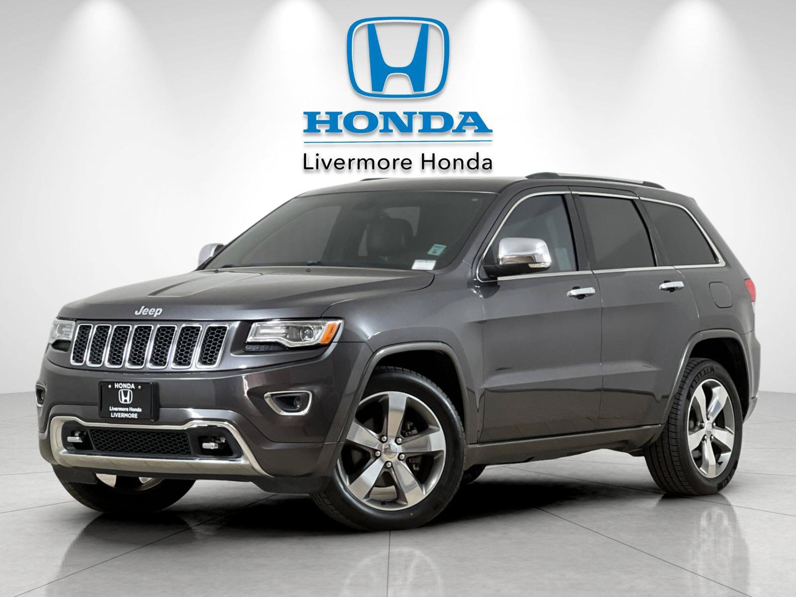 Used 2015 Jeep Grand Cherokee Overland RWD image 2