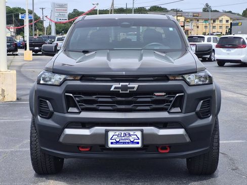 Used 2023 Chevrolet Colorado Trail Boss w/ LPO, Dark Essentials Package AWD/4WD image 2