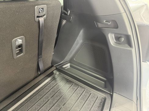 Used 2025 Honda Pilot TrailSport image 40