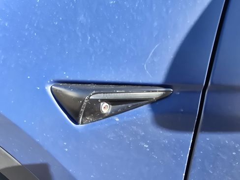Used 2022 Tesla Model Y Long Range AWD/4WD image 10