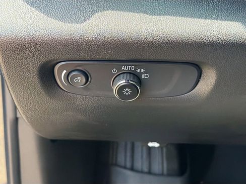 Used 2023 Chevrolet Traverse RS FWD image 35
