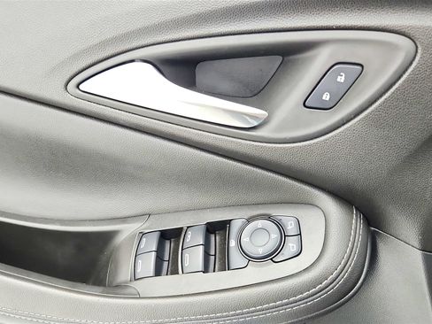 Used 2024 Buick Encore GX Sport Touring image 22