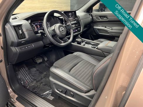 Used 2025 Nissan Pathfinder Rock Creek AWD/4WD image 3