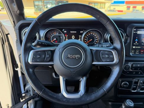 Used 2020 Jeep Wrangler Unlimited Sahara image 26