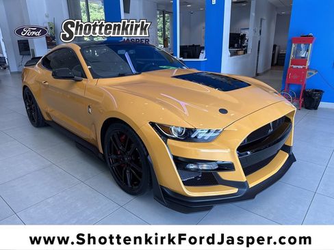 Used 2022 Ford Mustang Shelby GT500 w/ Technology Package RWD image 1