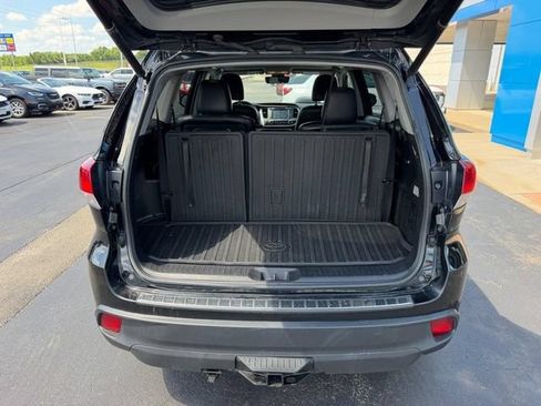 Used 2018 Toyota Highlander XLE AWD/4WD image 7