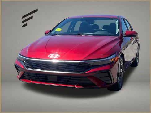 Used 2024 Hyundai Elantra Limited FWD image 1