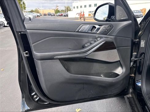 Used 2020 BMW X7 xDrive40i w/ Premium Package AWD/4WD image 21