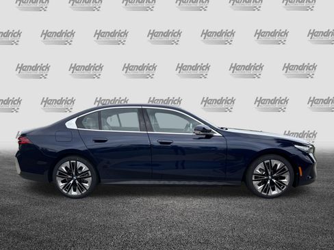 Used 2026 BMW 530i w/ Premium Package RWD image 10