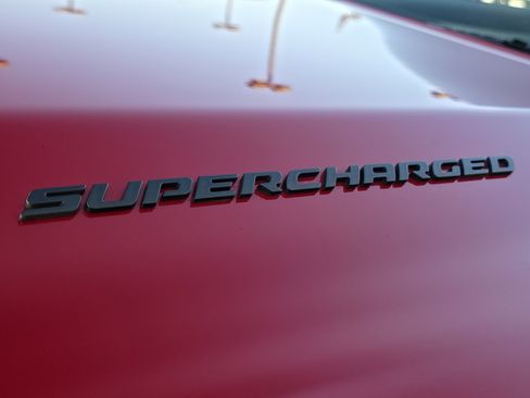 Used 2015 Dodge Challenger SRT Hellcat image 4