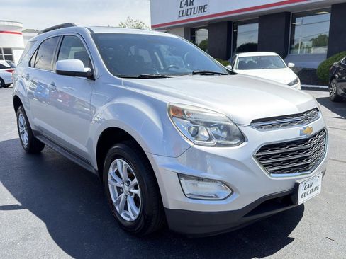 Used 2017 Chevrolet Equinox LT w/ Convenience Package FWD image 3