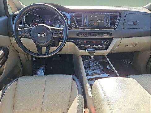 Used 2018 Kia Sedona EX image 15