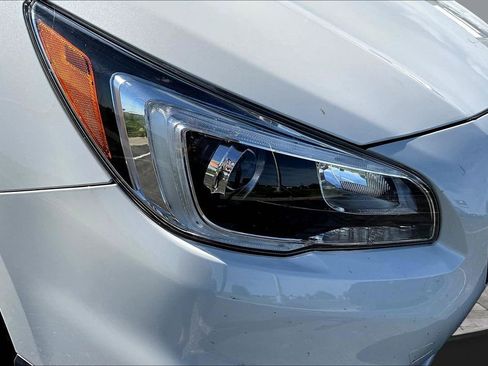 Used 2017 Subaru Outback 2.5i Limited AWD/4WD image 28