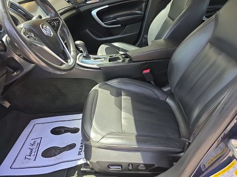 Used 2017 Buick Regal Sport Touring FWD image 2