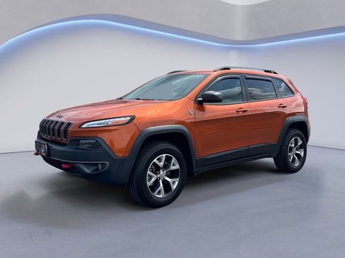 Used 2015 Jeep Cherokee Trailhawk w/ Comfort/Convenience Group AWD/4WD image 1