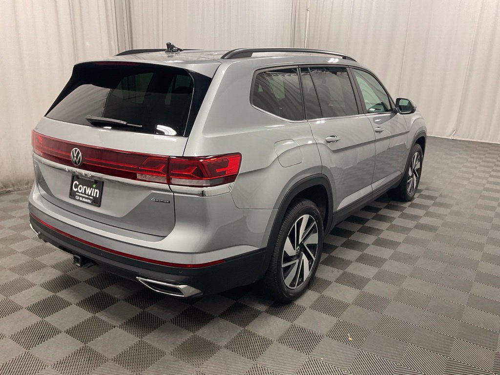 Used 2025 Volkswagen Atlas SE AWD/4WD image 10