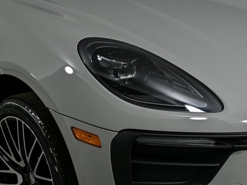 New 2026 Porsche Macan image 37
