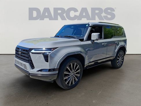 Used 2025 Lexus GX 550 w/ Accessory Package (2T) AWD/4WD image 3