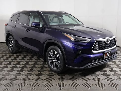 Used 2022 Toyota Highlander XLE image 57