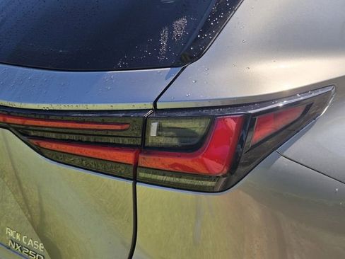 Used 2024 Lexus NX 250 FWD image 9