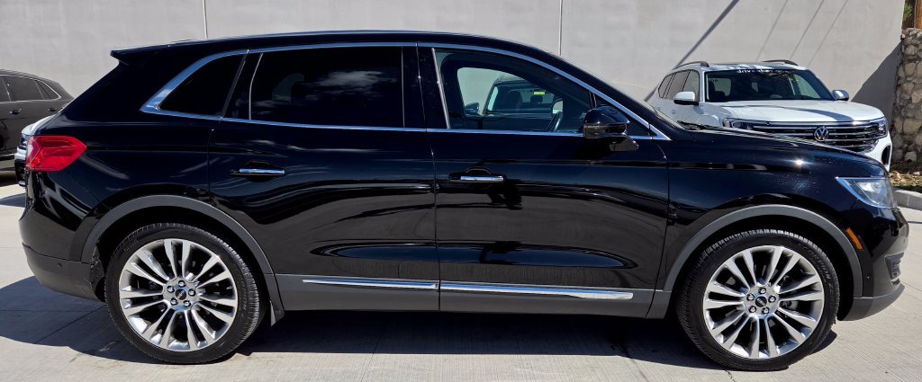 Used 2016 Lincoln MKX Reserve w/ Luxury Package FWD image 5