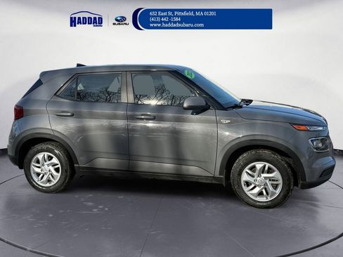 Used 2022 Hyundai Venue SE image 7