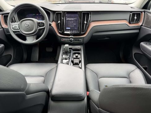 Used 2024 Volvo XC60 B5 Plus AWD/4WD image 8